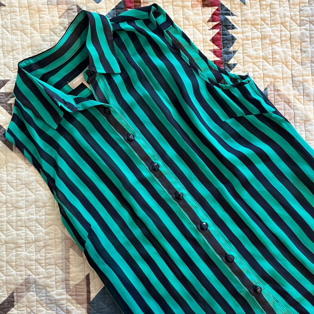 Banana Republic Green & Black Sleeveless Blouse
